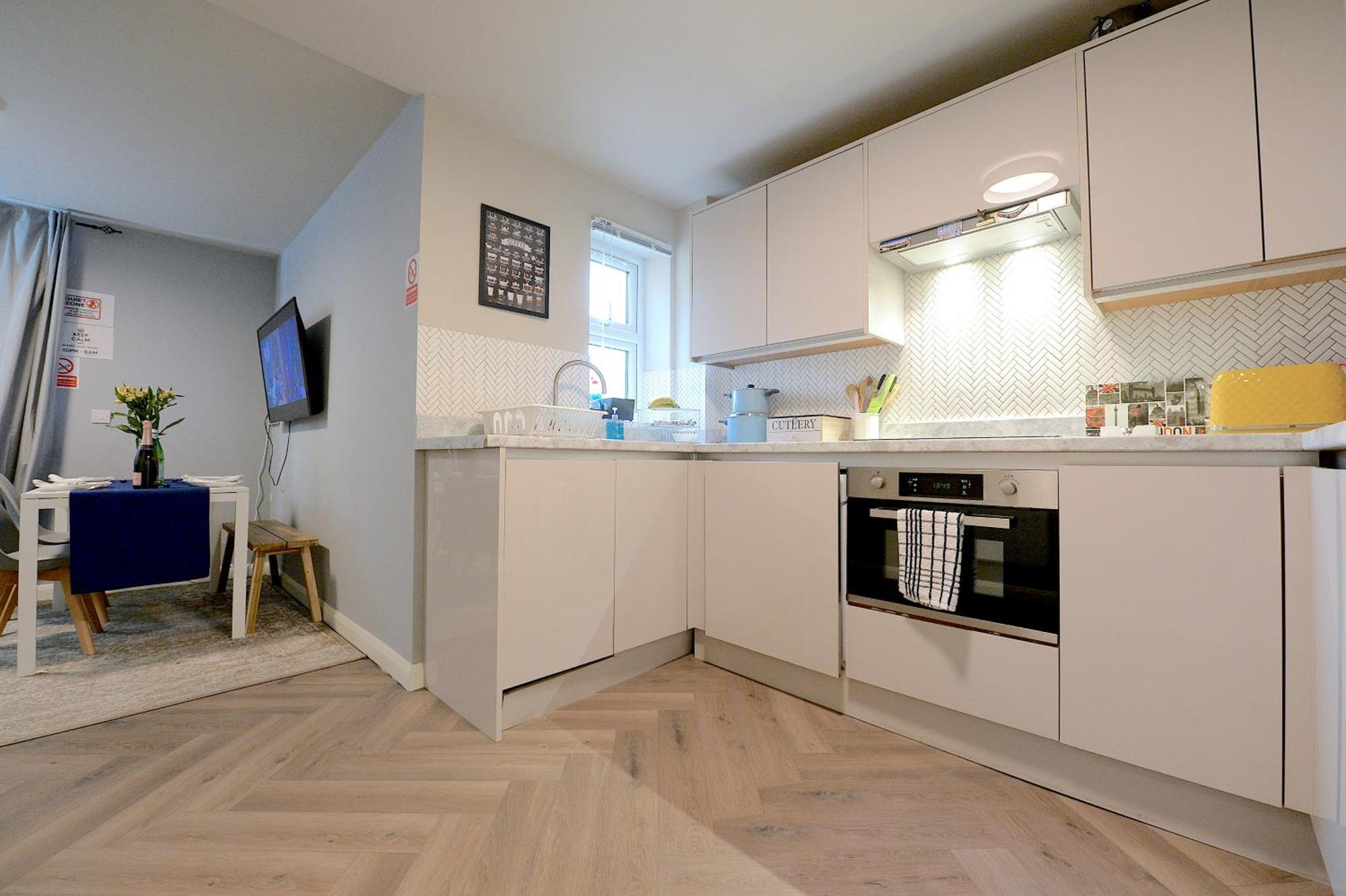 2 Bedroom Flat In Wood Green Piccadilly Line London Ngoại thất bức ảnh